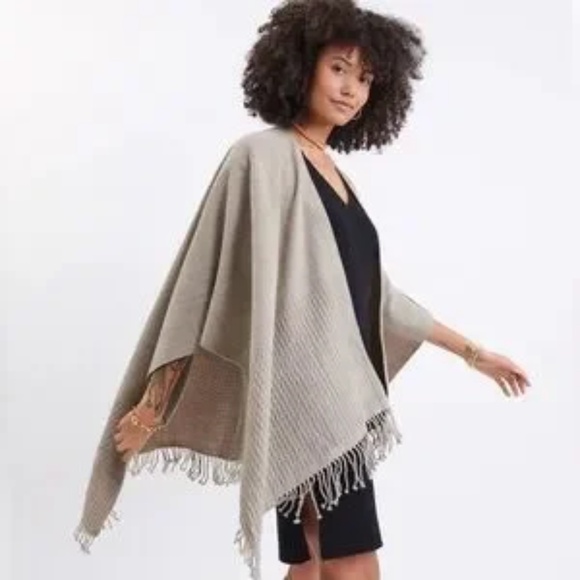 MerSea Classic Travel Wrap poncho Driftwood Grey - Picture 2 of 6